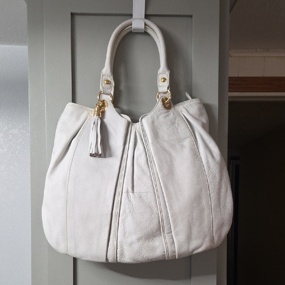 LAMB 1887 Elegant White Leather Shoulder Bag with Gold Details